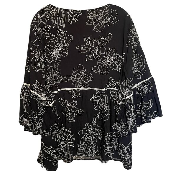 Suzanne Betro Floral Peasant Top Women's Size 3X Black White Bell Sleeve Blouse - Picture 5 of 9